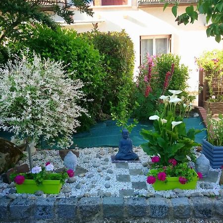 4 Rue Guy De Maupassant Appartement Valmont  Buitenkant foto