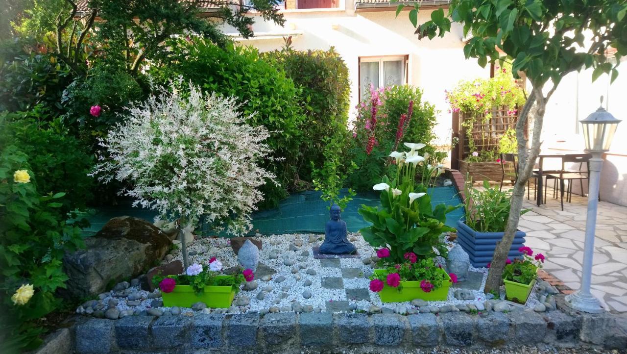 4 Rue Guy De Maupassant Appartement Valmont  Buitenkant foto