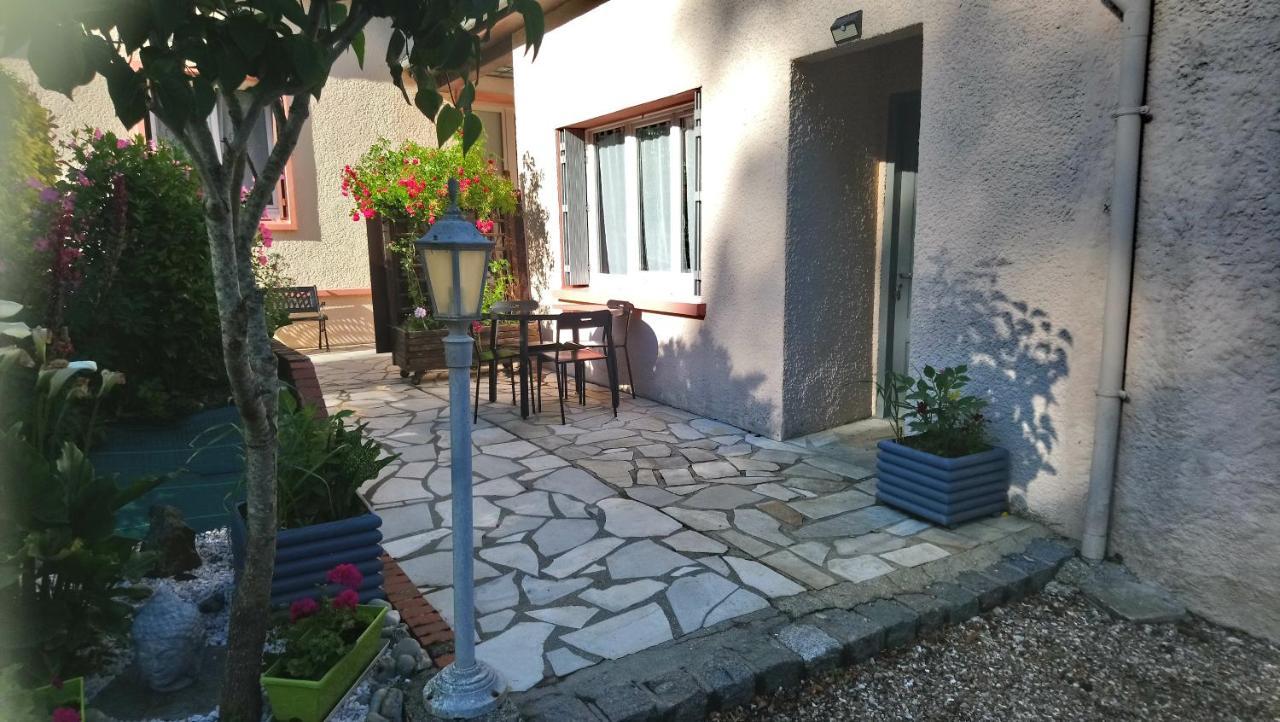 4 Rue Guy De Maupassant Appartement Valmont  Buitenkant foto